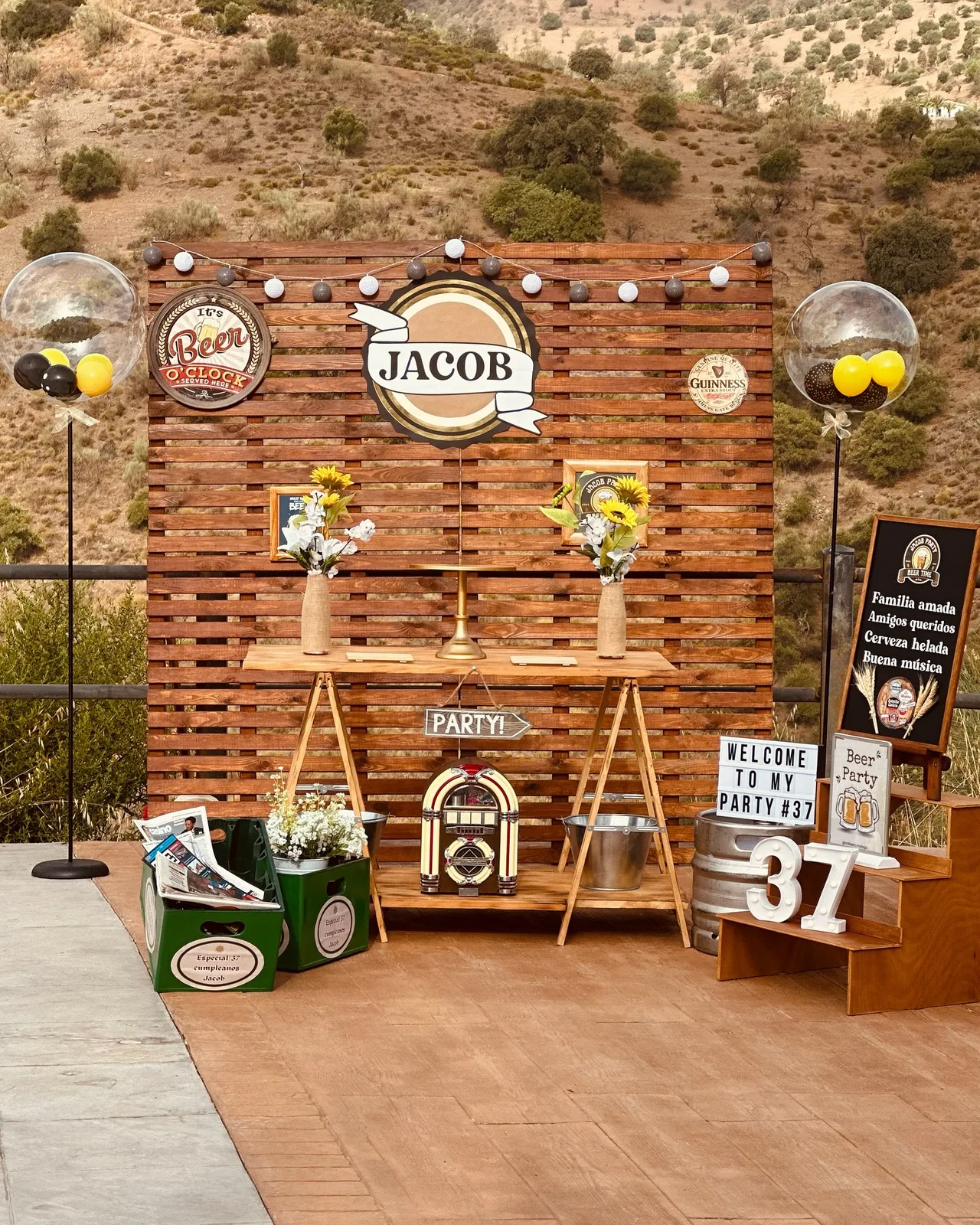 Decoración para cumpleaños adultos realizada por Mi Fiesta Málaga